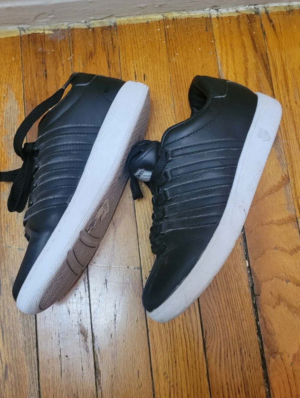 K-Swiss Classic VN Black White Leather Sneakers Kids Size 4 Women 5.5